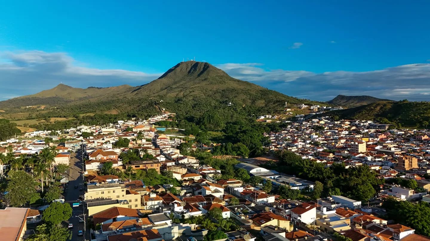 Vista da cidade ao entardecer